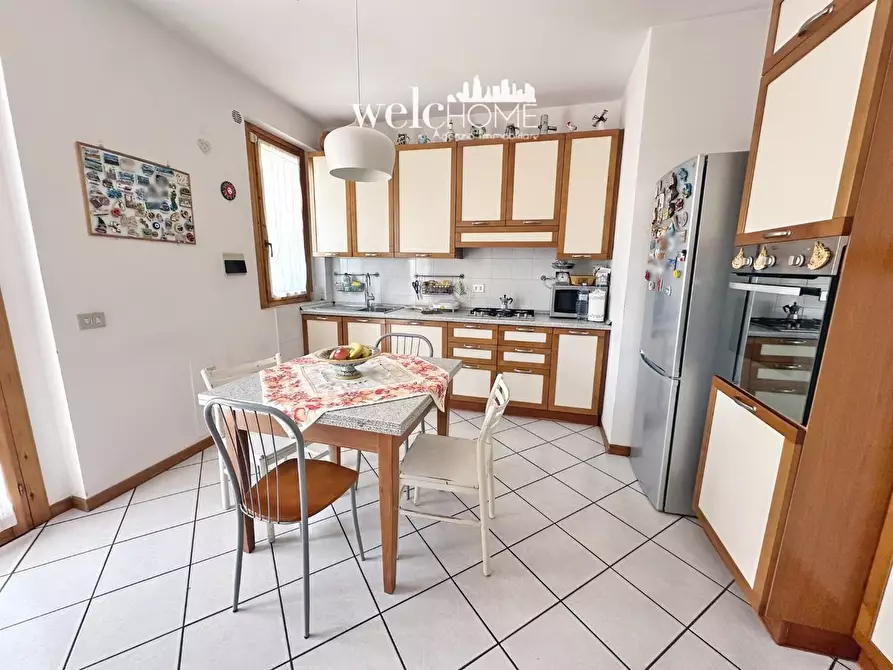 Immagine 23 di Appartamento in vendita  a Campi Bisenzio