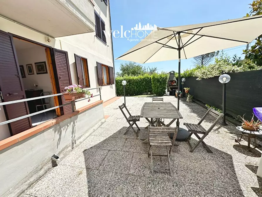 Immagine 22 di Appartamento in vendita  a Campi Bisenzio