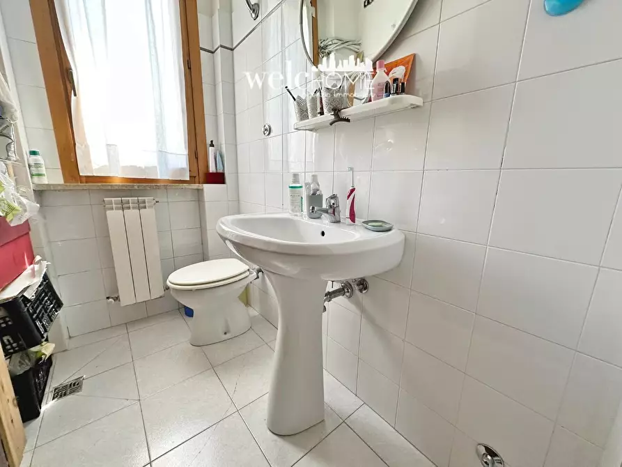 Immagine 34 di Appartamento in vendita  a Campi Bisenzio