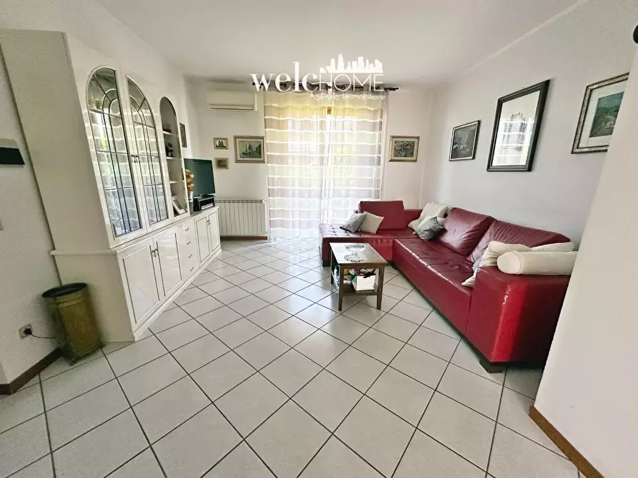 Immagine 7 di Appartamento in vendita  a Campi Bisenzio