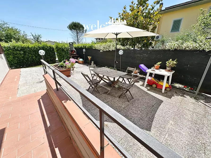 Immagine 4 di Appartamento in vendita  a Campi Bisenzio