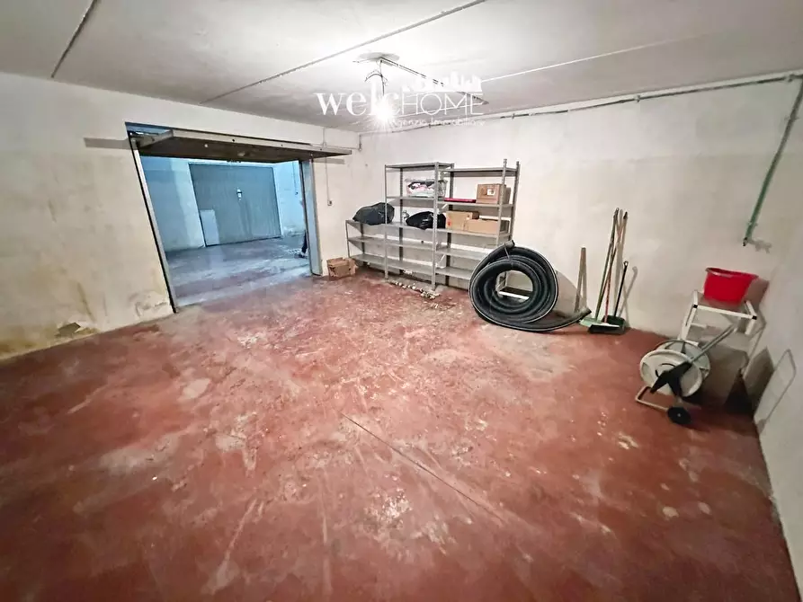 Immagine 35 di Appartamento in vendita  a Campi Bisenzio