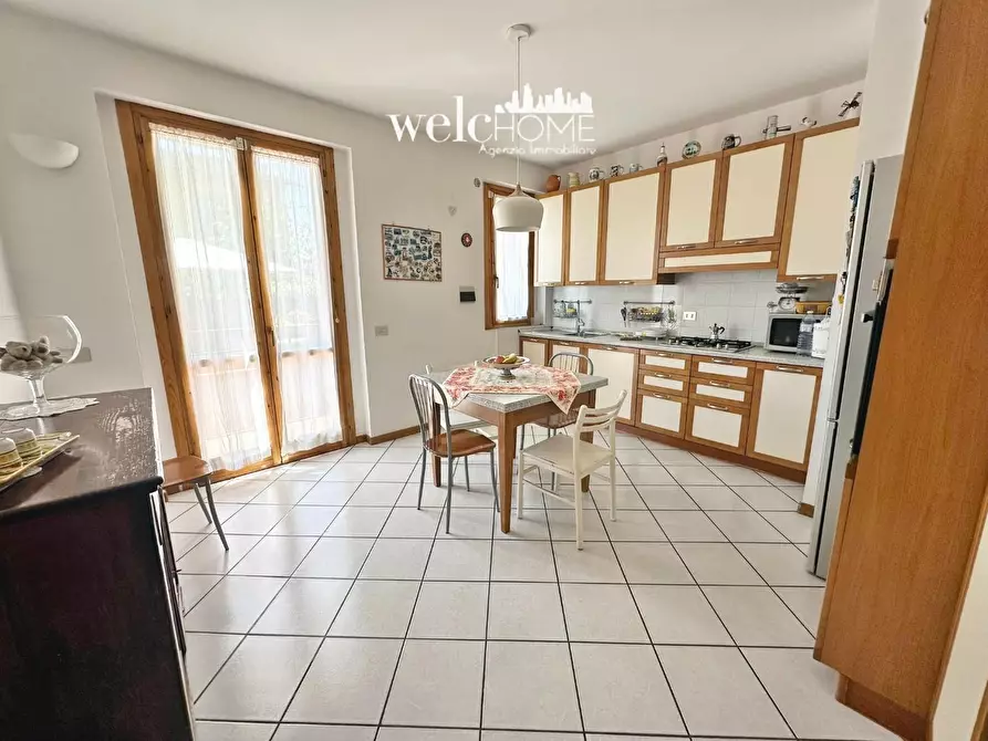 Immagine 5 di Appartamento in vendita  a Campi Bisenzio