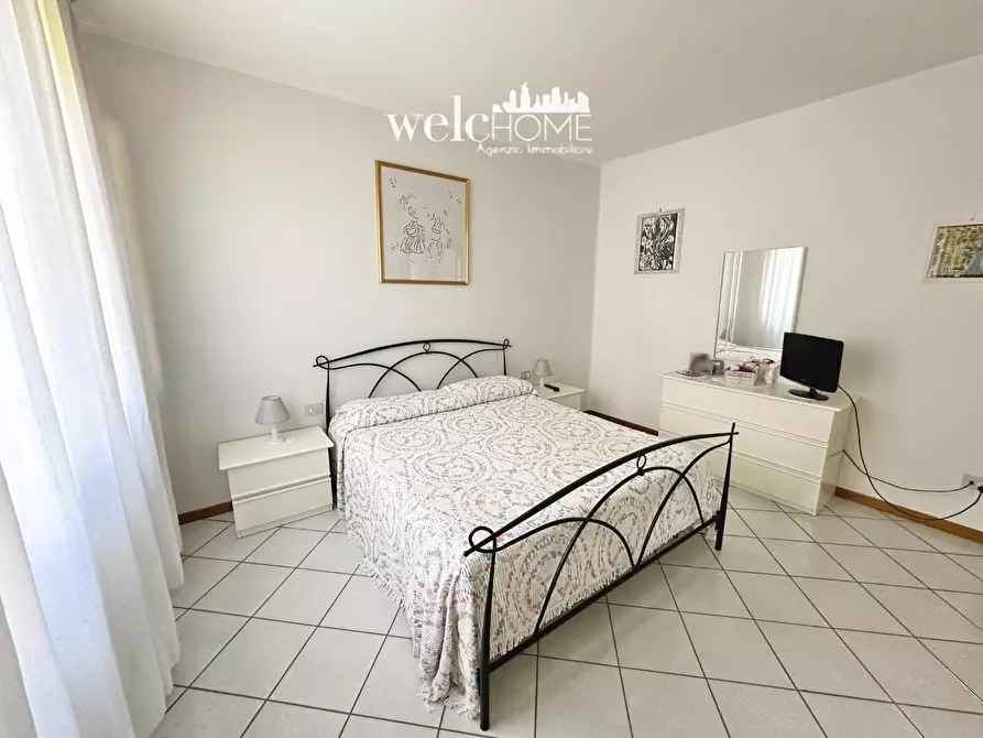 Immagine 12 di Appartamento in vendita  a Campi Bisenzio