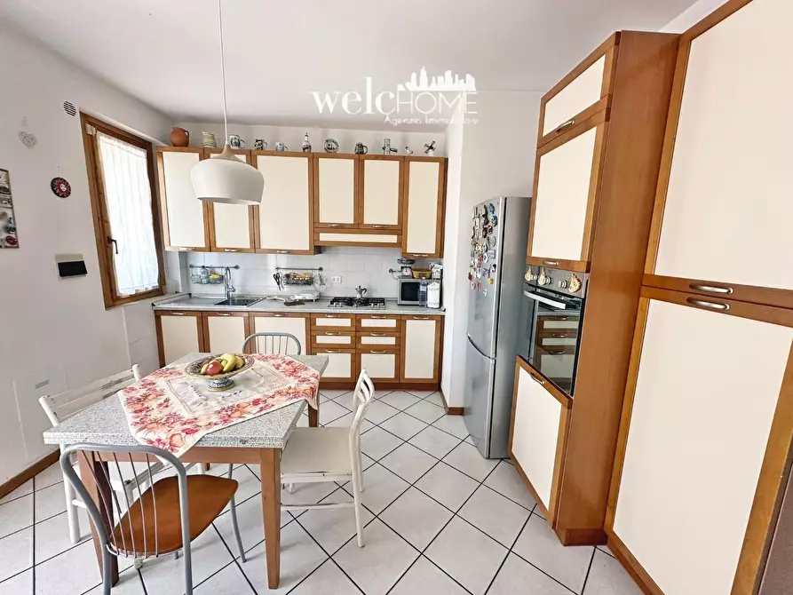 Immagine 25 di Appartamento in vendita  a Campi Bisenzio