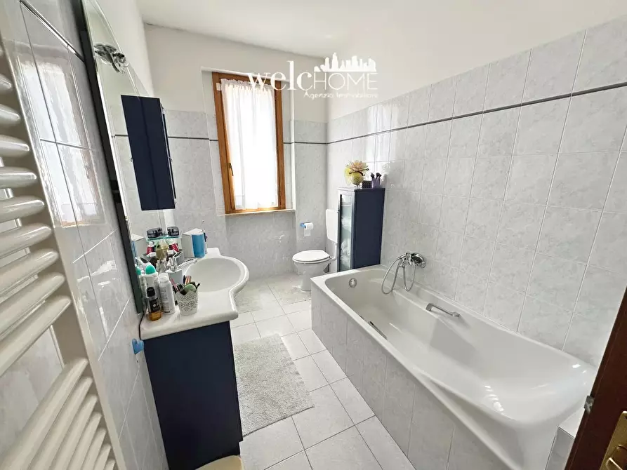 Immagine 15 di Appartamento in vendita  a Campi Bisenzio