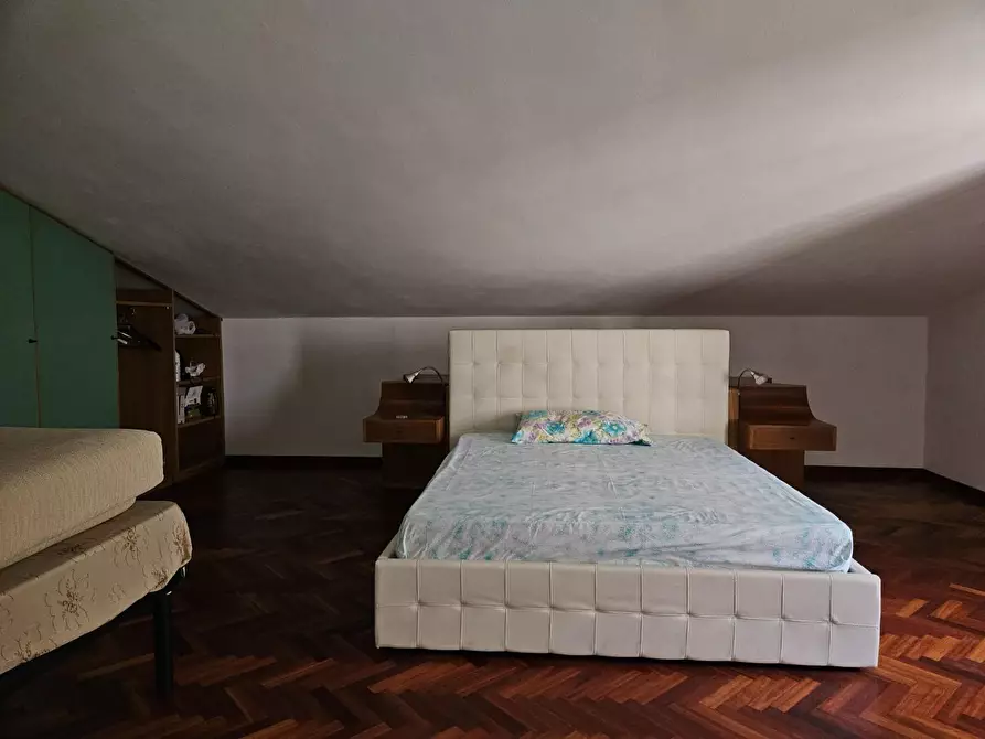 Immagine 16 di Villa in vendita  a Cascina