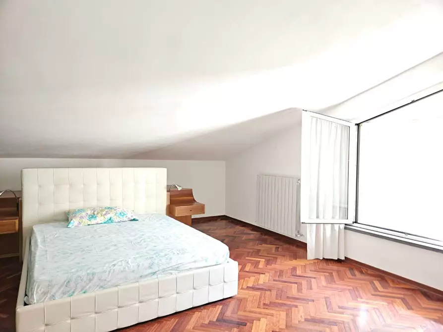 Immagine 8 di Villa in vendita  a Cascina