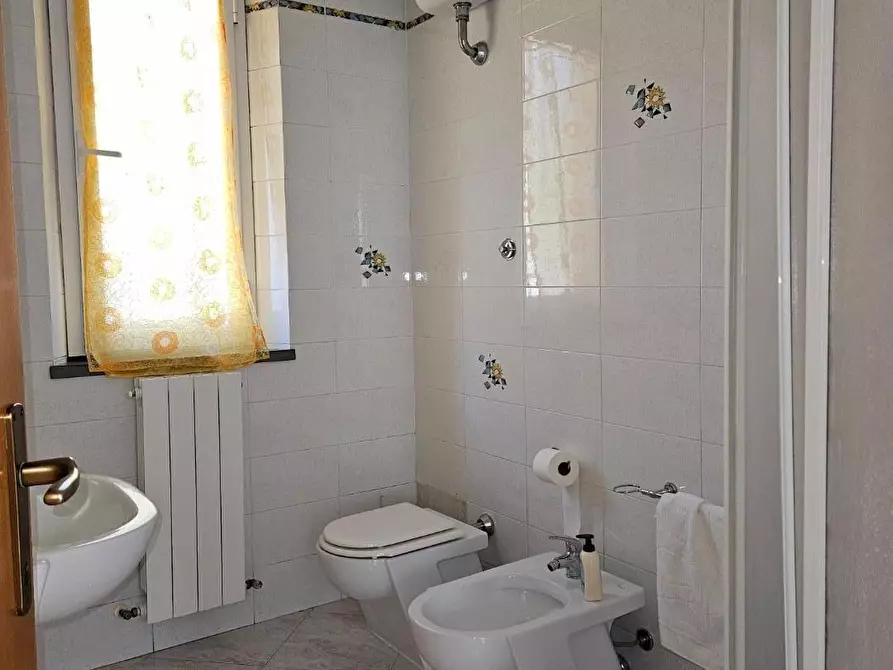 Immagine 17 di Villa in vendita  a Cascina