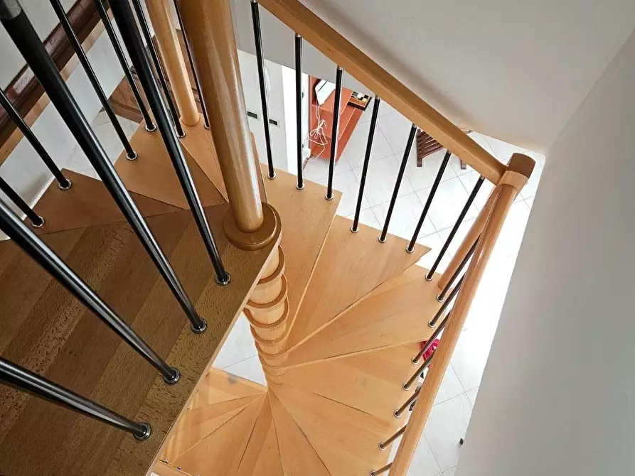 Immagine 10 di Villa in vendita  a Cascina