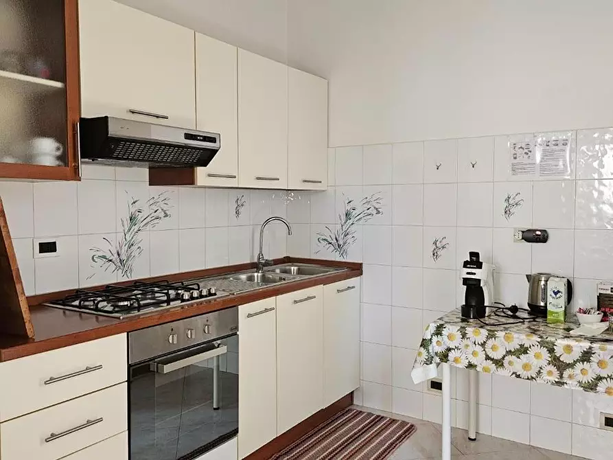 Immagine 3 di Villa in vendita  a Cascina