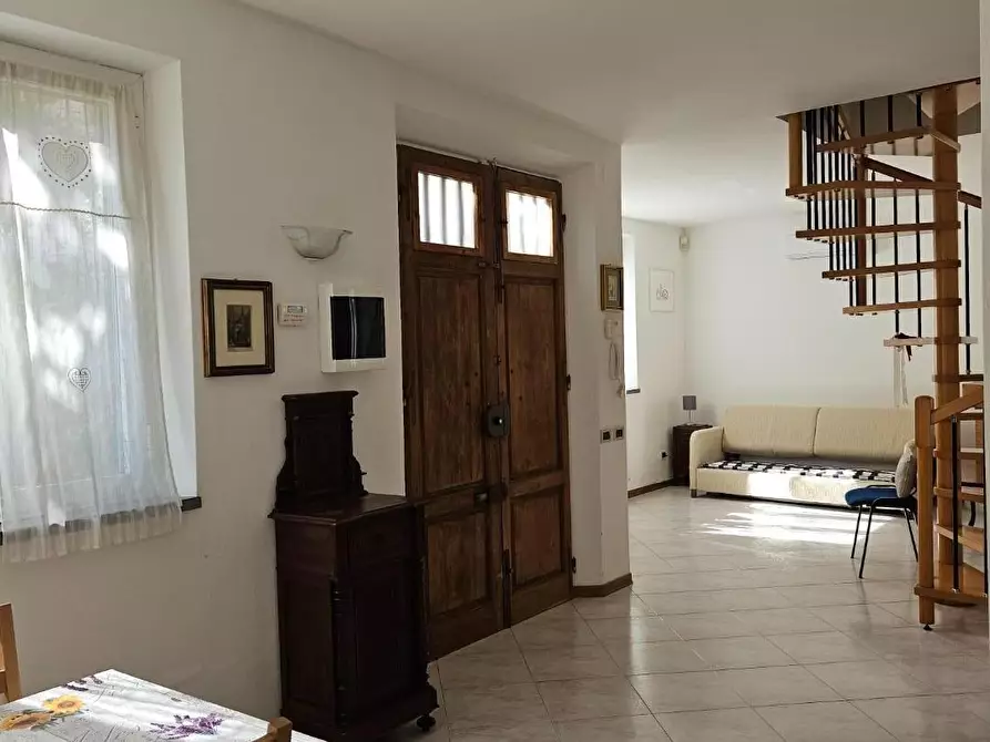 Immagine 7 di Villa in vendita  a Cascina