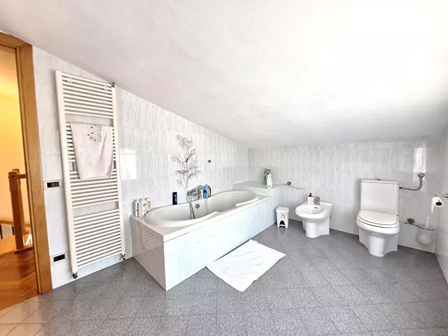 Immagine 20 di Casa indipendente in vendita  a Cascina