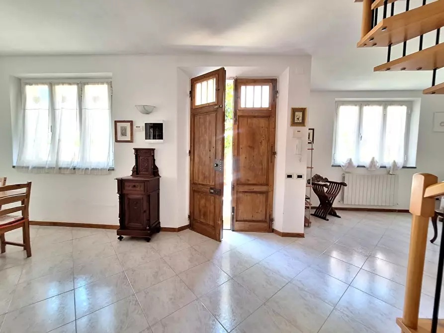 Immagine 3 di Casa indipendente in vendita  a Cascina