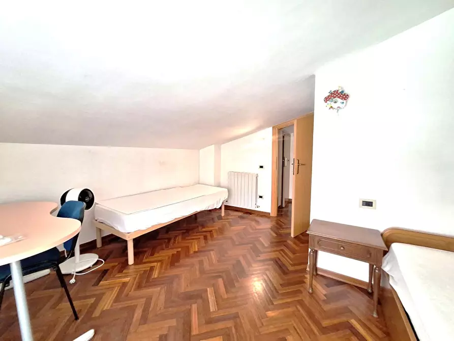 Immagine 19 di Casa indipendente in vendita  a Cascina