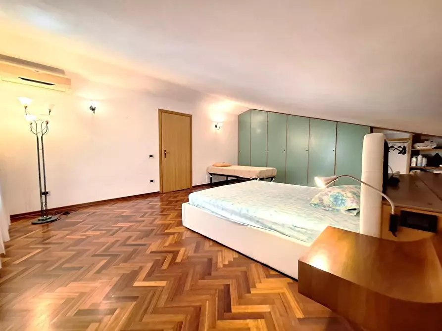 Immagine 16 di Casa indipendente in vendita  a Cascina