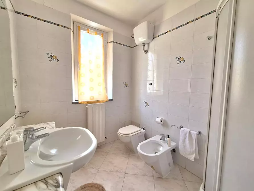 Immagine 12 di Casa indipendente in vendita  a Cascina