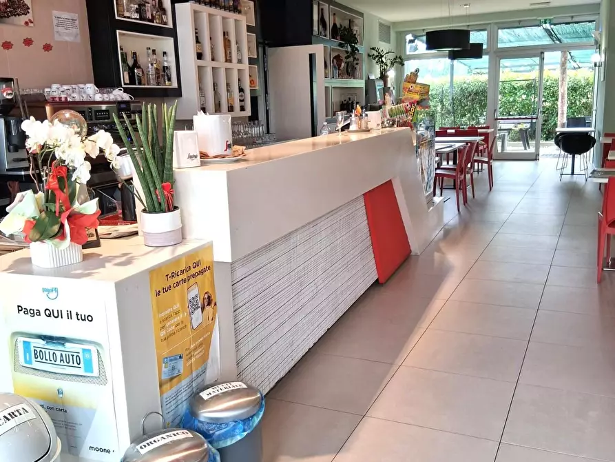Immagine 2 di Bar / Ristorante in vendita  a Capannori