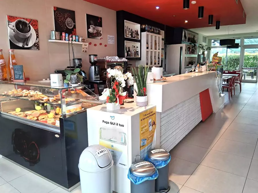Immagine 1 di Bar / Ristorante in vendita  a Capannori