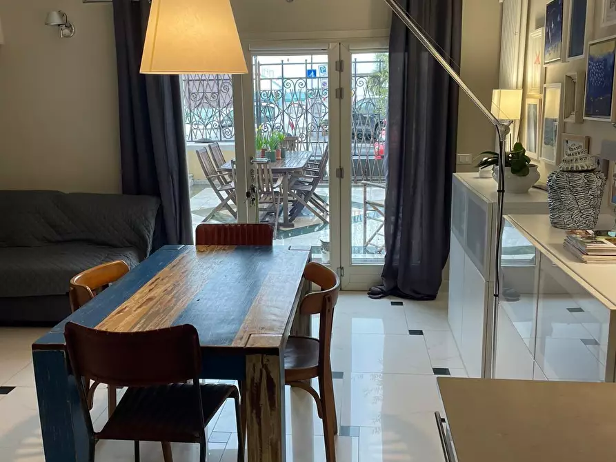 Immagine 1 di Appartamento in vendita  a Camaiore