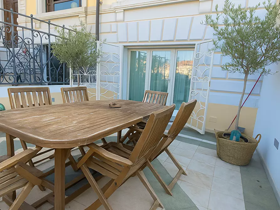 Immagine 5 di Appartamento in vendita  a Camaiore