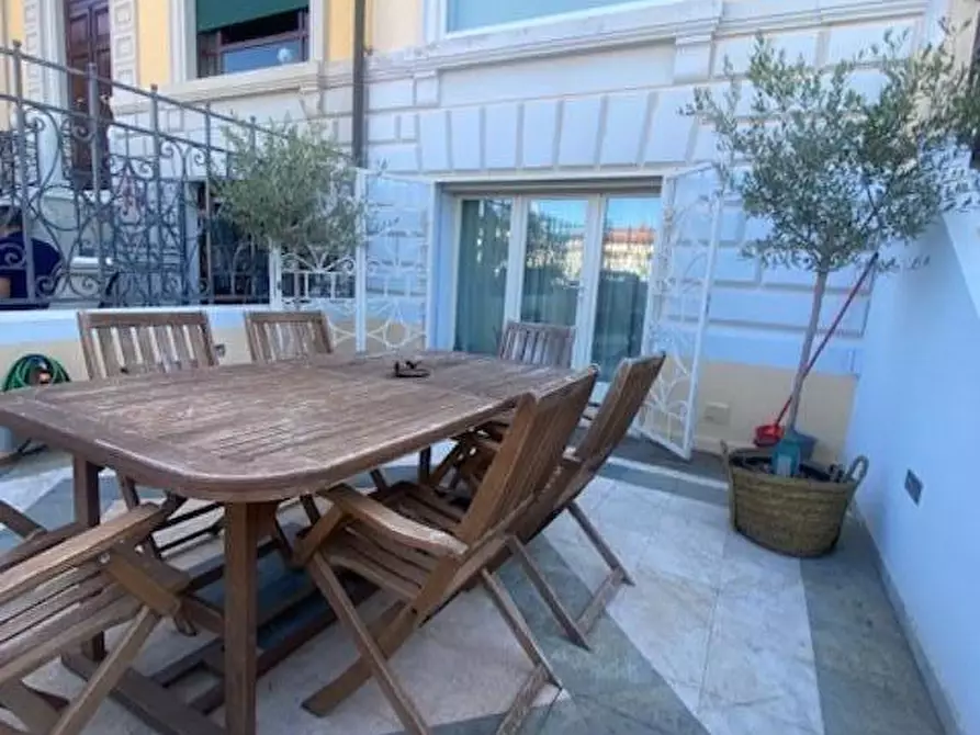 Immagine 1 di Appartamento in vendita  a Camaiore