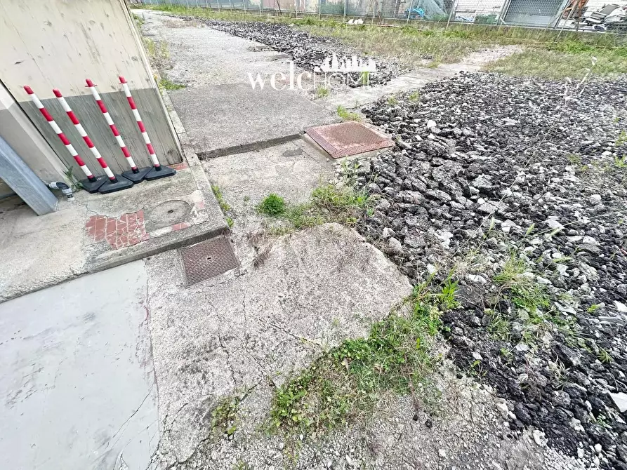 Immagine 20 di Capannone industriale in vendita  a Signa