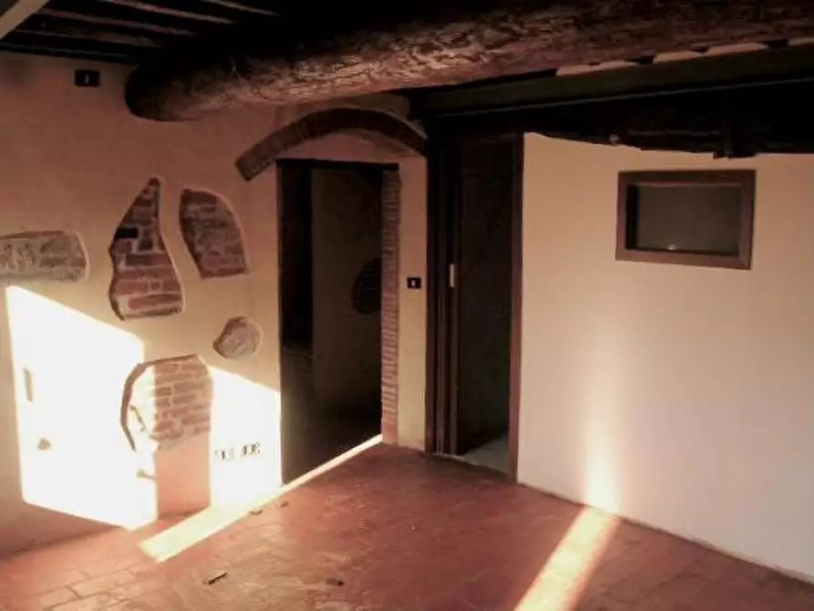 Immagine 9 di Rustico / casale in vendita  a Vicopisano