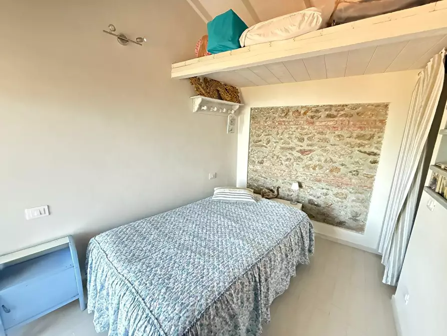 Immagine 13 di Terratetto in vendita  a Massa