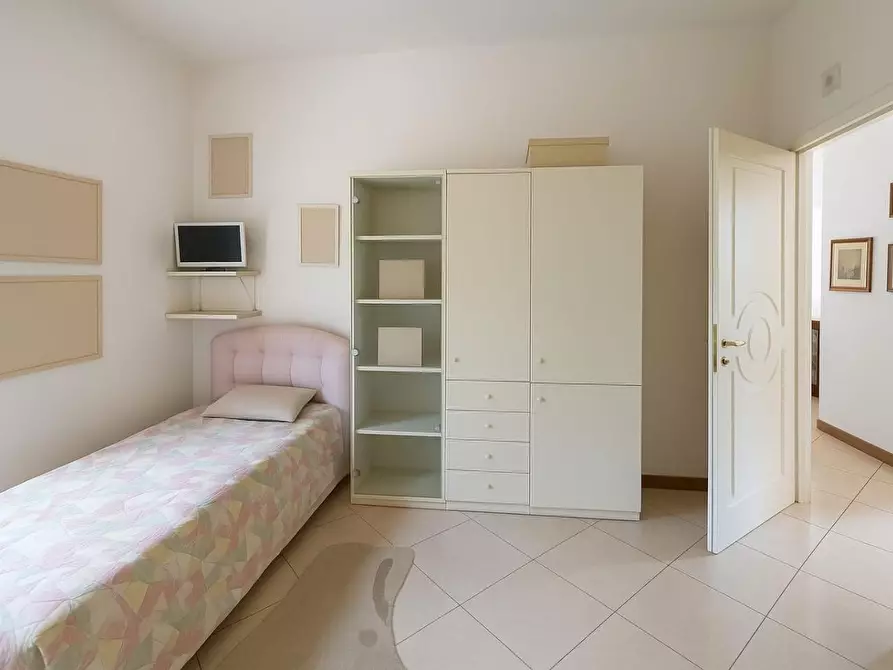 Immagine 12 di Appartamento in vendita  a Siena