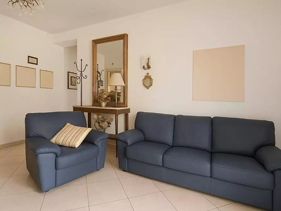 Immagine 1 di Appartamento in vendita  a Siena