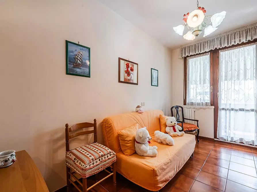 Immagine 12 di Appartamento in vendita  a Reggio Nell'emilia