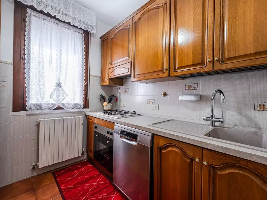 Immagine 6 di Appartamento in vendita  a Reggio Nell'emilia