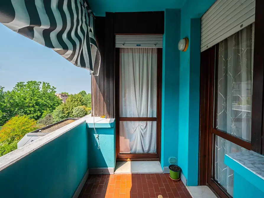 Immagine 8 di Appartamento in vendita  a Reggio Nell'emilia