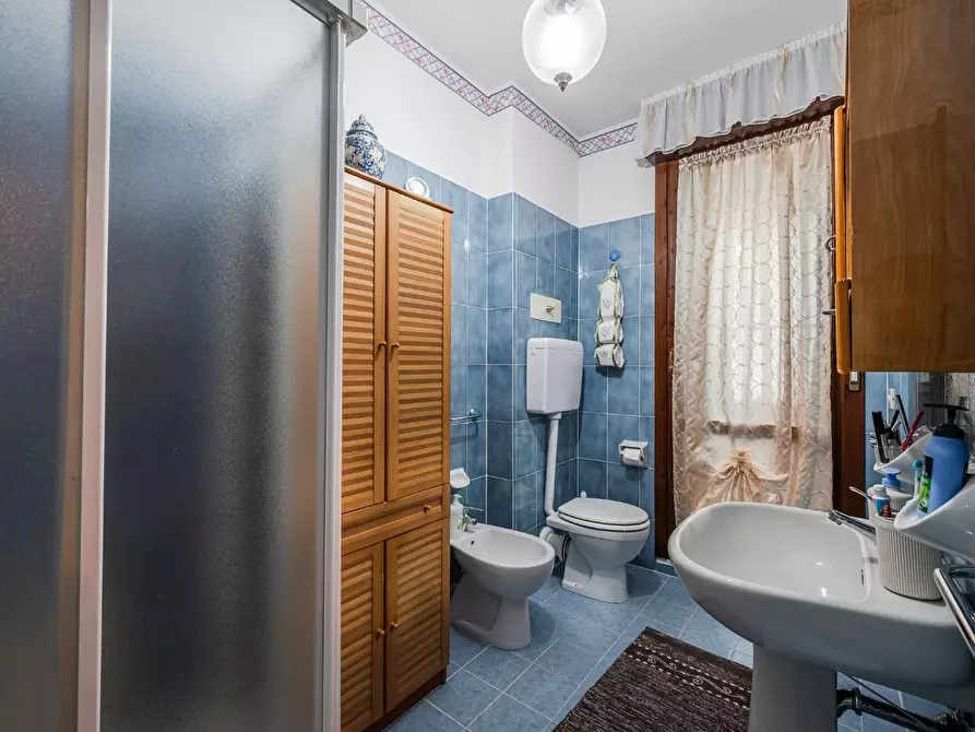 Immagine 21 di Appartamento in vendita  a Reggio Nell'emilia