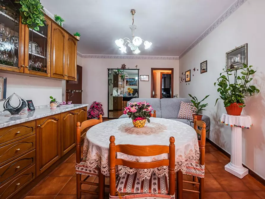 Immagine 4 di Appartamento in vendita  a Reggio Nell'emilia