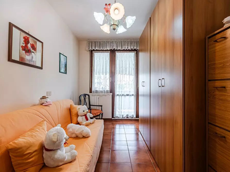 Immagine 13 di Appartamento in vendita  a Reggio Nell'emilia