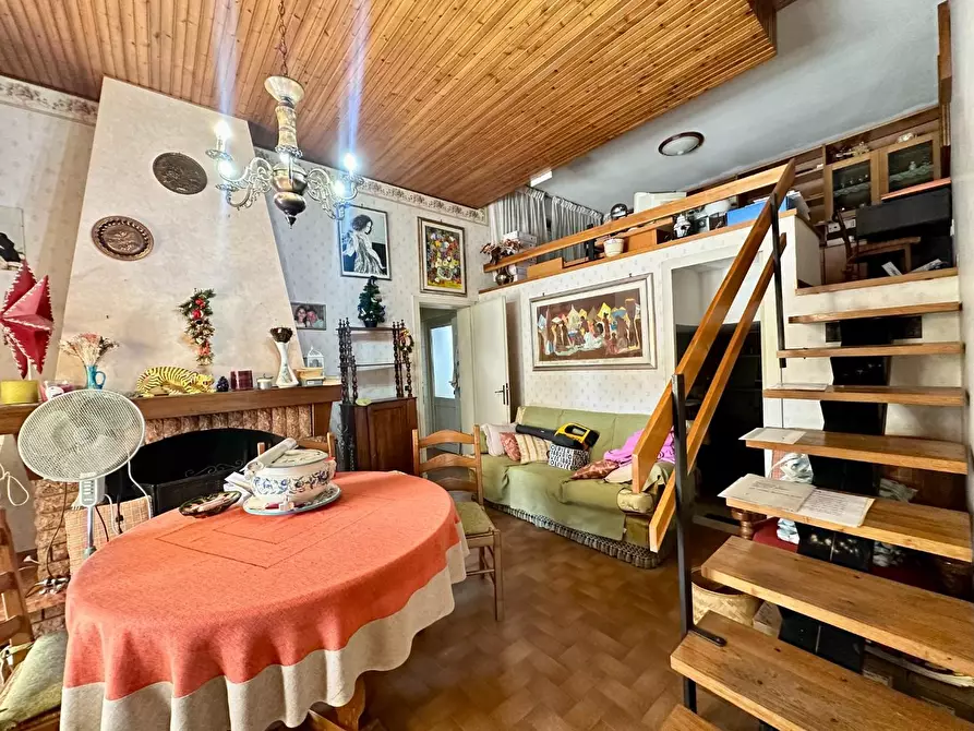 Immagine 23 di Villetta a schiera in vendita  a Lucca