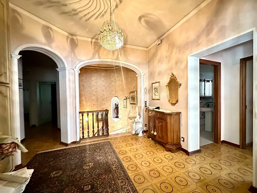 Immagine 35 di Villetta a schiera in vendita  a Lucca