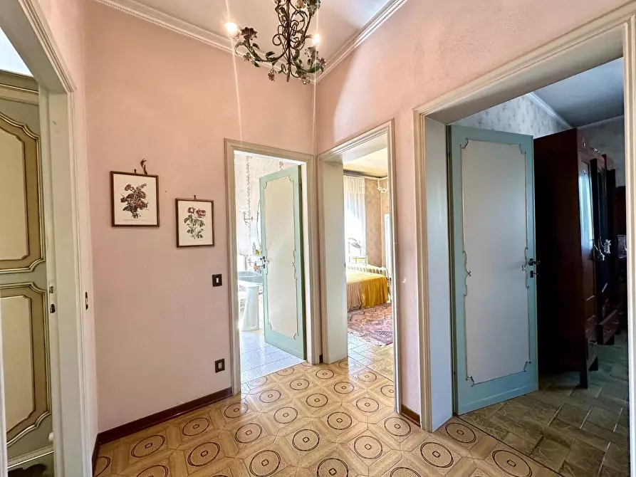 Immagine 14 di Villetta a schiera in vendita  a Lucca