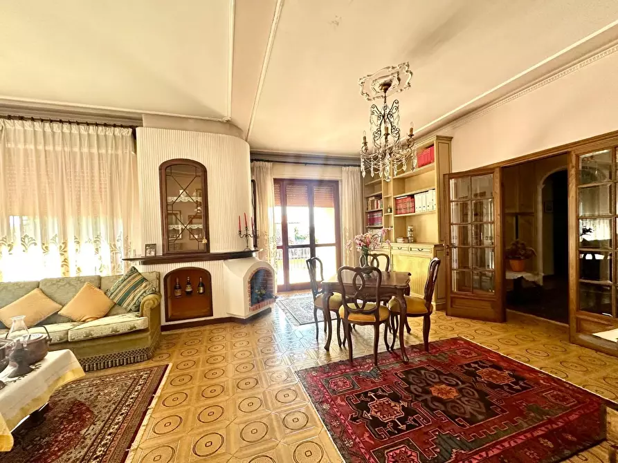 Immagine 38 di Villetta a schiera in vendita  a Lucca