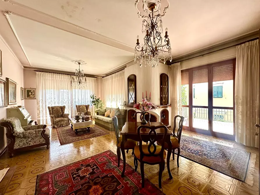 Immagine 36 di Villetta a schiera in vendita  a Lucca