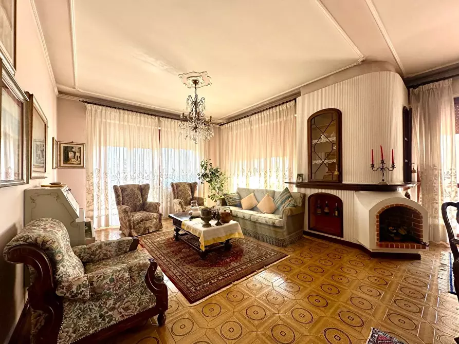 Immagine 37 di Villetta a schiera in vendita  a Lucca