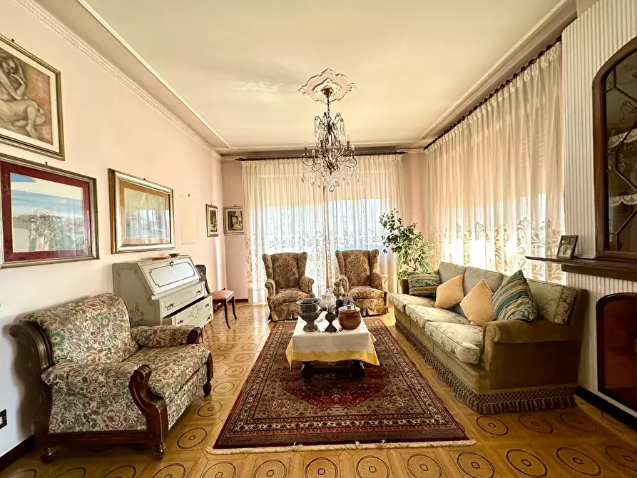 Immagine 9 di Villetta a schiera in vendita  a Lucca