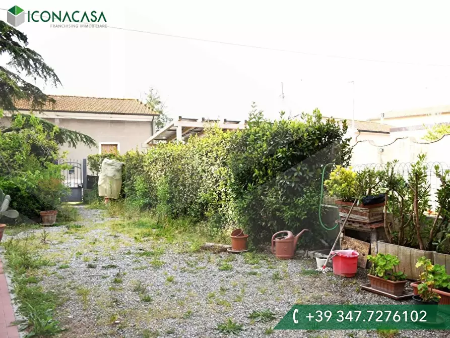 Immagine 3 di Casa bifamiliare in vendita  a Cascina