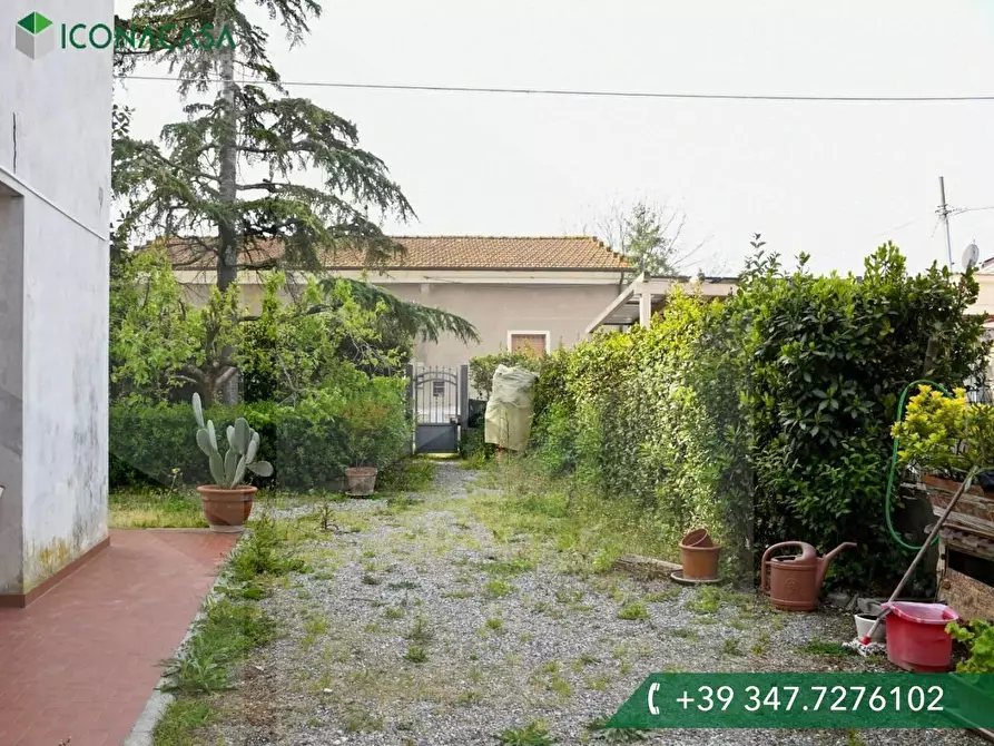 Immagine 2 di Casa bifamiliare in vendita  a Cascina