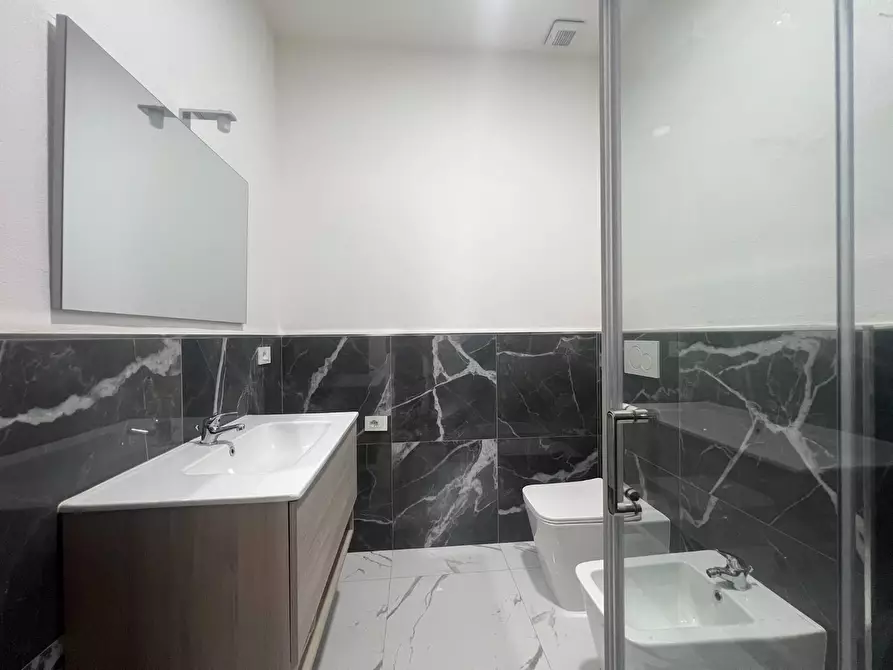 Immagine 23 di Appartamento in vendita  a Rosignano Marittimo