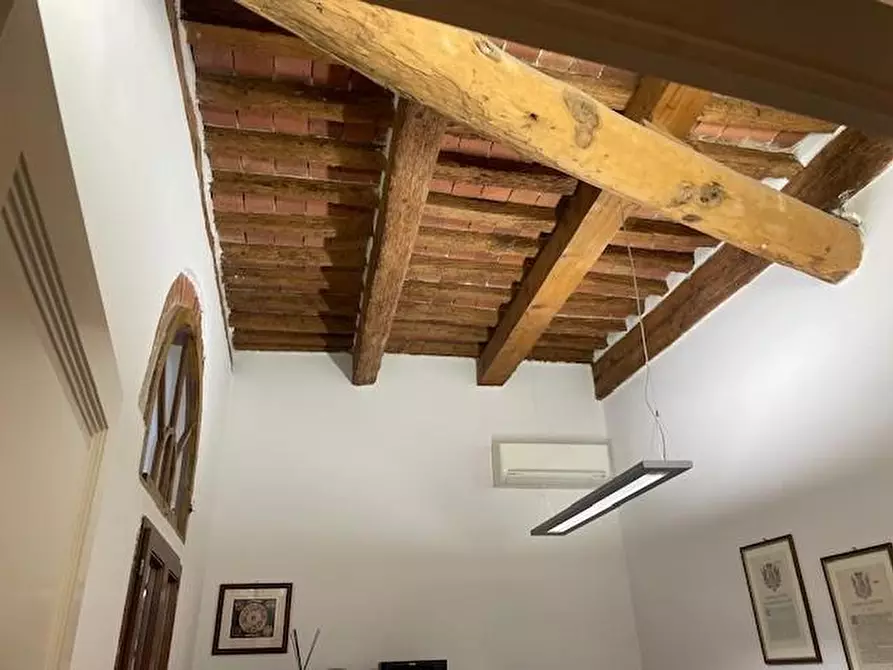 Immagine 11 di Appartamento in vendita  a Pisa