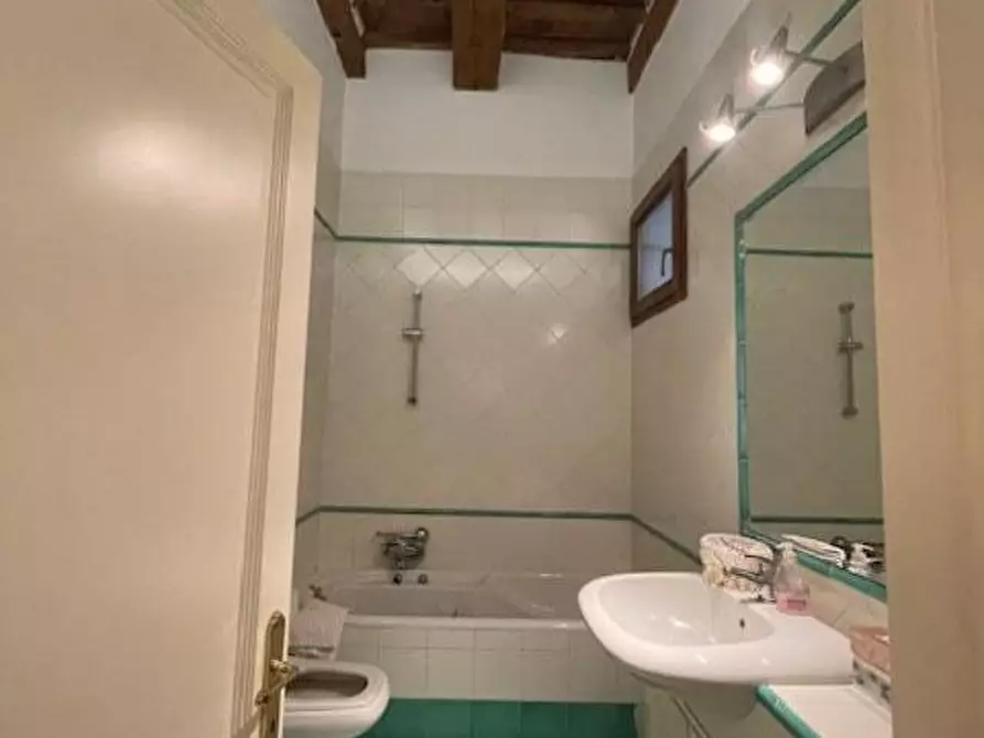 Immagine 17 di Appartamento in vendita  a Pisa