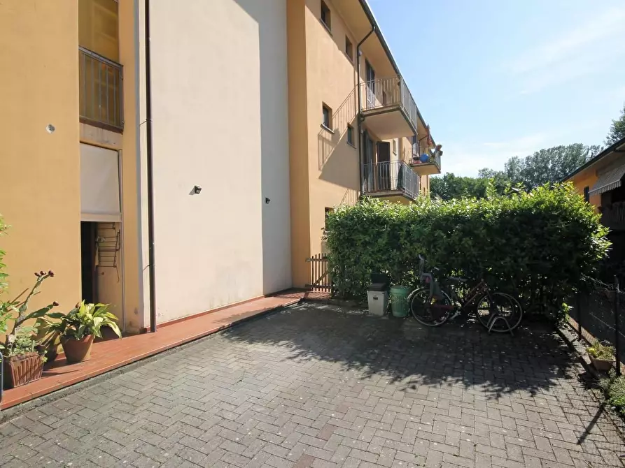 Immagine 17 di Appartamento in vendita  a Lucca